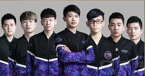 白发生了什 白发生了什