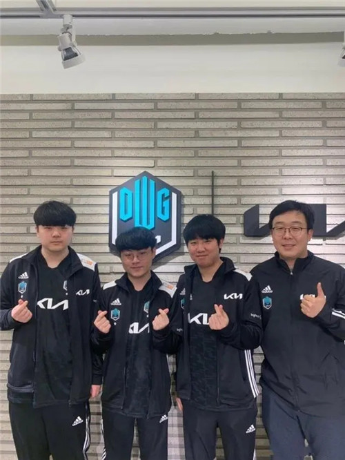 也为她个人 也为她个人